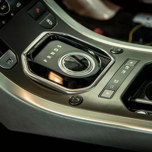 Vypínač vyhrievania autosedadiel KEETEC CSH 2 v automobile