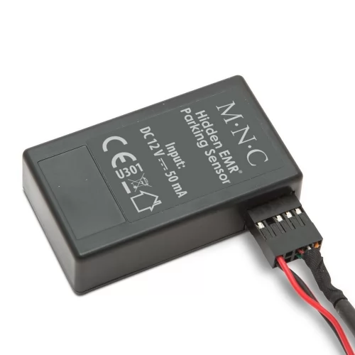 Riadiaca jednotka elektromagnetického parkovacieho asistenta s akustickou signalizáciou