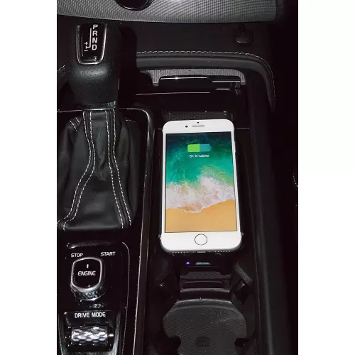 Použitie Qi indukčnej nabíjačky telefónov pre autá Volvo S90, V90, XC60, XC90