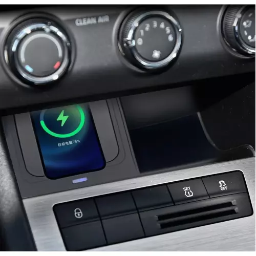 Použitie Qi indukčnej nabíjačky telefónov pre Škoda Octavia 3